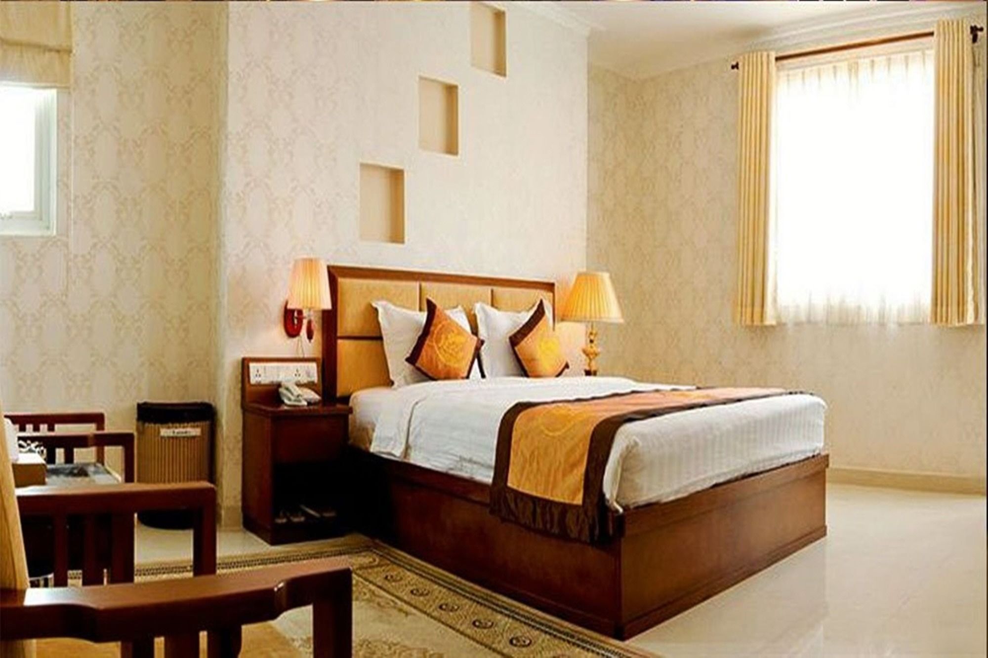 Adora Hotel Хошимин Экстерьер фото