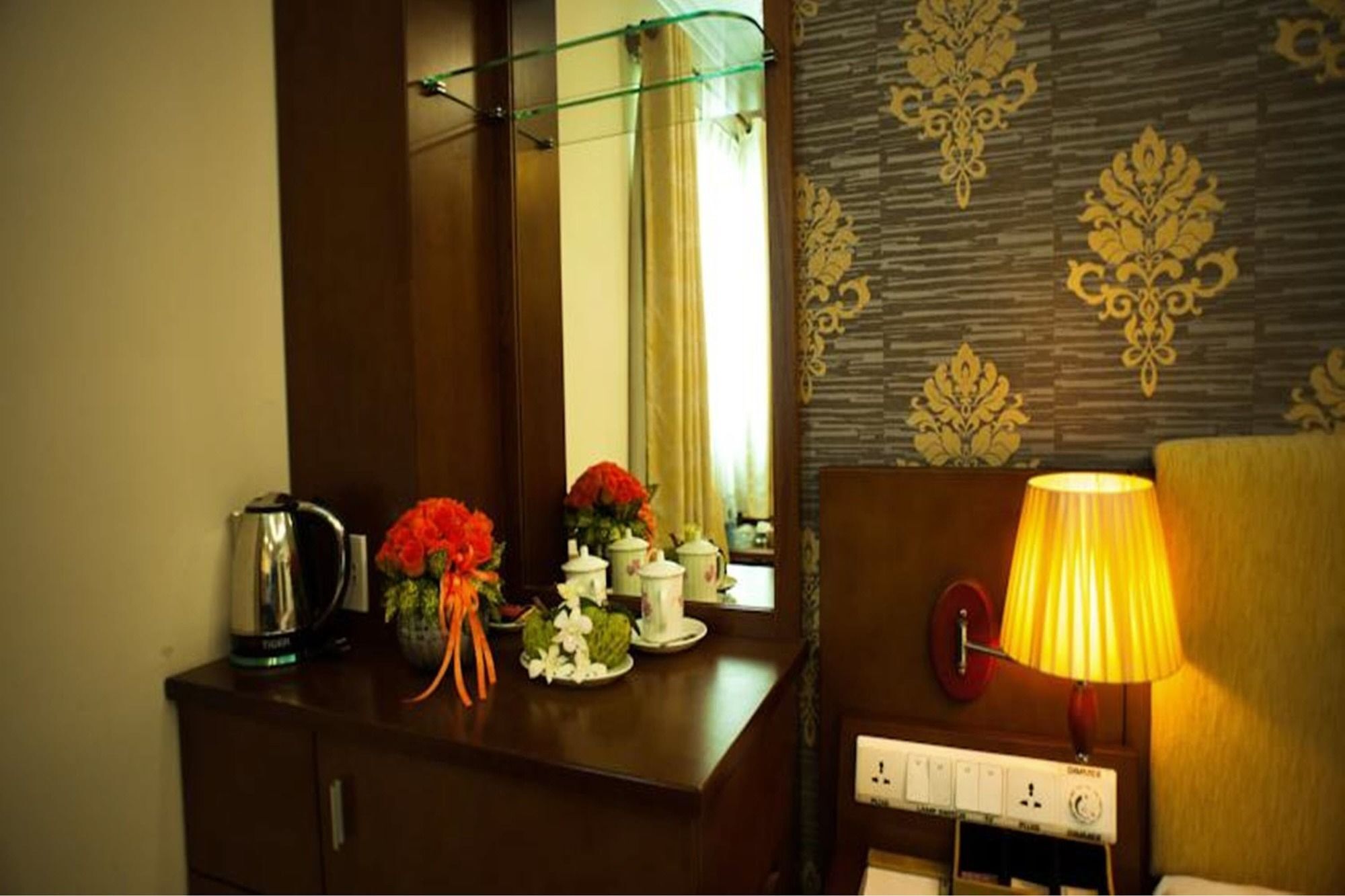 Adora Hotel Хошимин Экстерьер фото