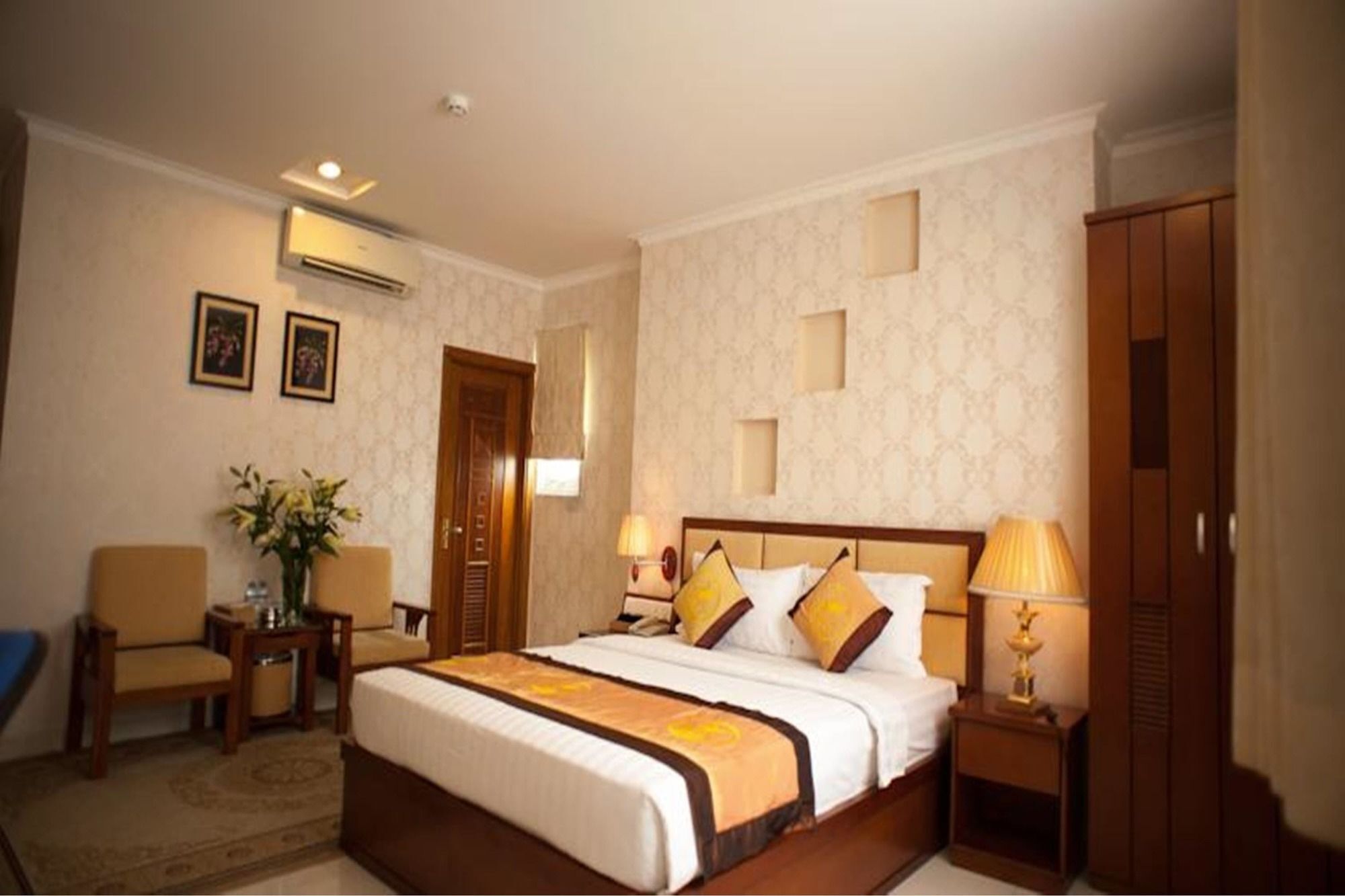 Adora Hotel Хошимин Экстерьер фото